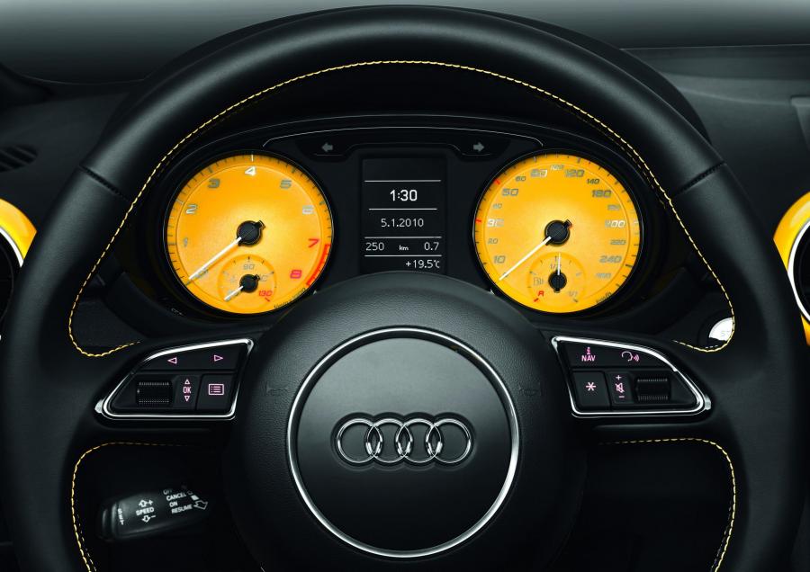 Панель приборов Audi A1 Follow Me Concept (8X) 2010 года  (фото 4 из 6)